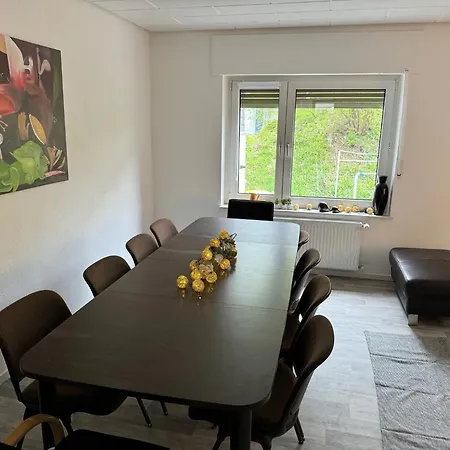 Ferienhaus Am Suedwall Rechts בית נופש