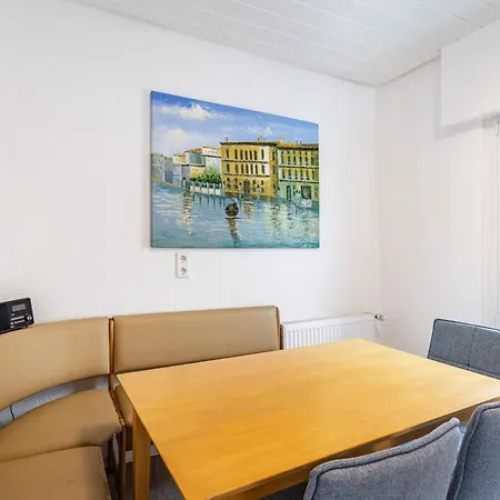 Am Suedwall Rechts Hébergement de vacances *