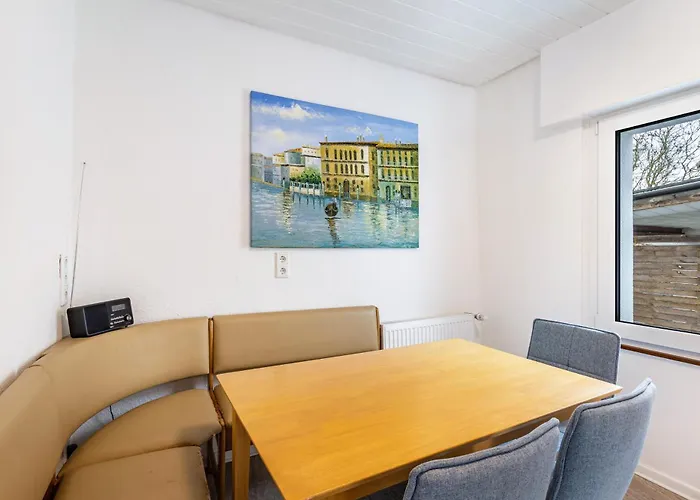 Am Suedwall Rechts Hébergement de vacances *